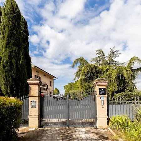 La Luna Nel Pozzo Bed & Breakfast *